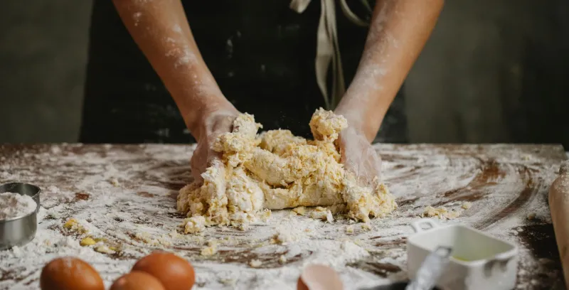 Tipo 00, Integrale o Semola? La Guida Definitiva alle Farine per la Pizza Italiana